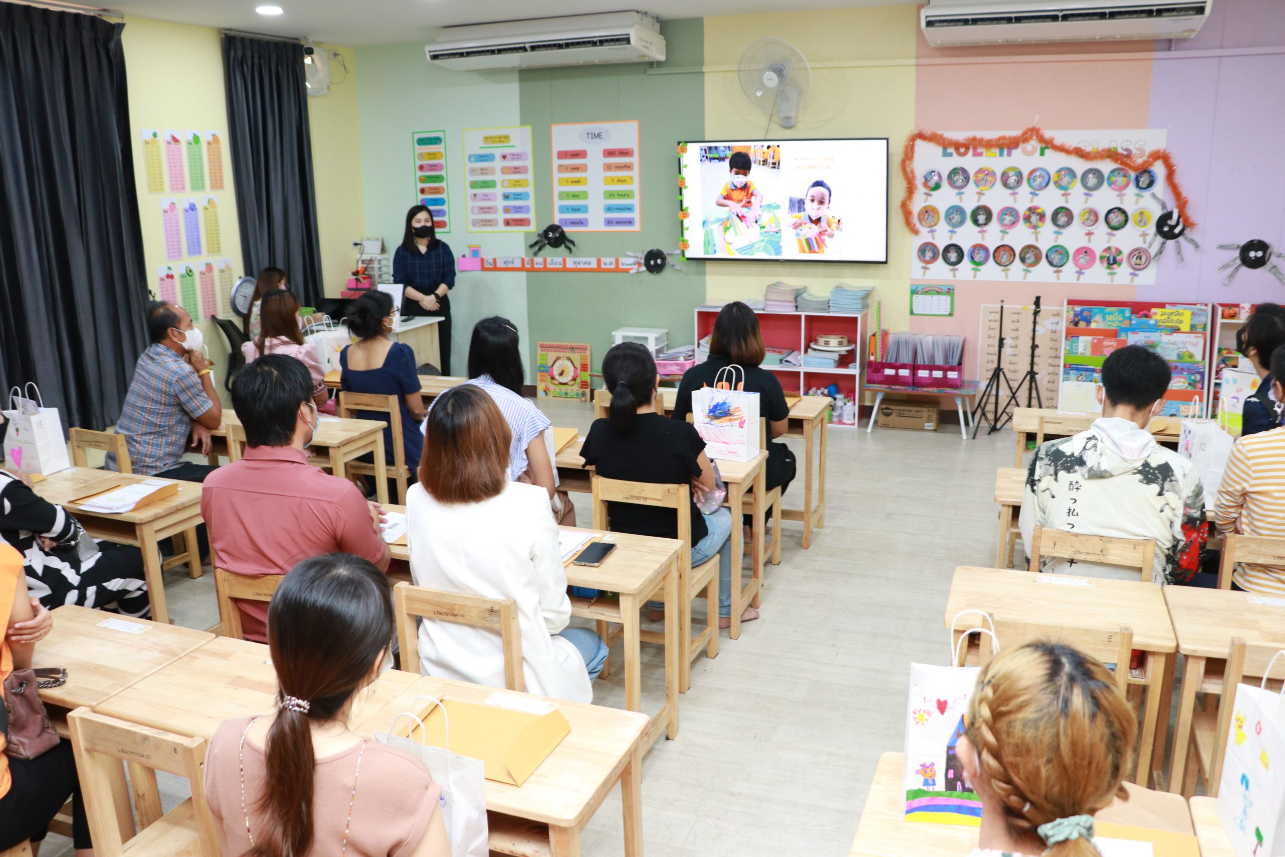 ประมวลภาพกิจกรรม “ผู้ปกครองพบครูเพื่อลูกรัก Kindergarten Parents Meeting Day”